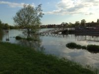 Ponton d'accès au bac