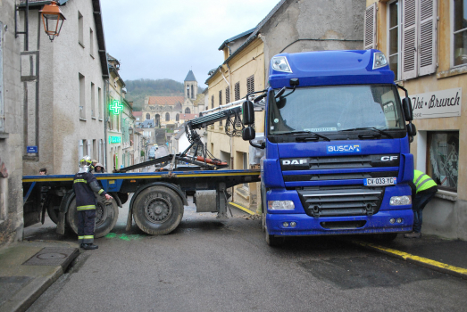 Le camion en travers de la RD 913