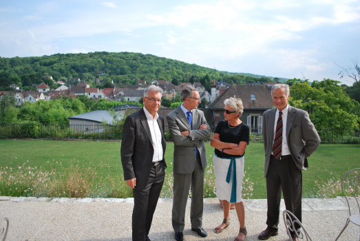 Jean-Pierre Bequet, Jean-Luc Nevache, Dominique Herpin-Poulenat, Marc Giroud, sur la terrasse du gîte