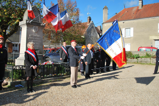 Au monument aux morts