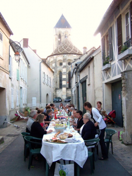 Fête des voisins rue du Moutier à Vétheuil