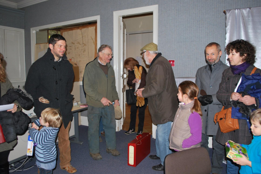 Petits et grands à la mairie